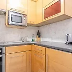 Bookable in Lockdown Buchbar Modern Apartment 4